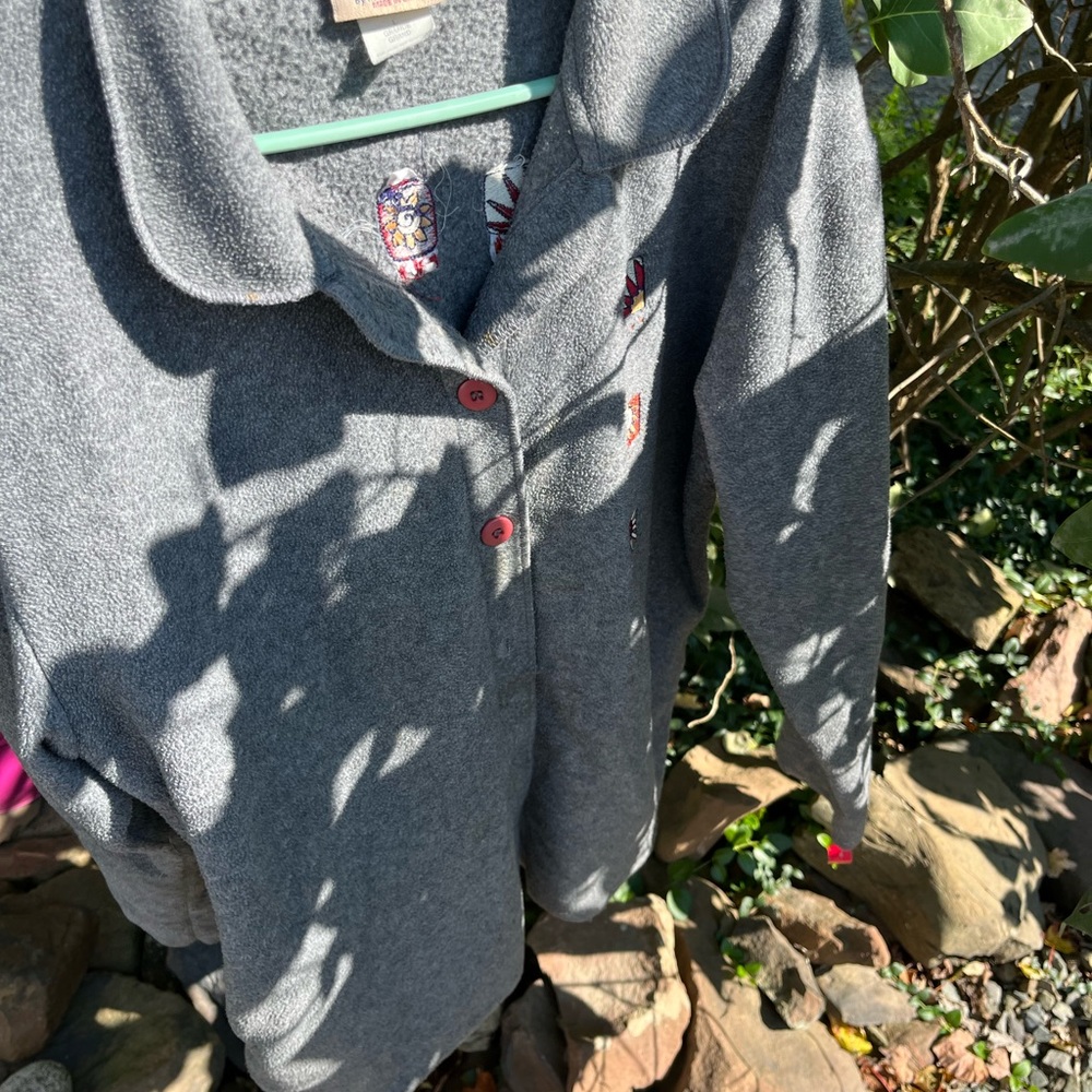 Top stitch by Morning Sun grey shirt